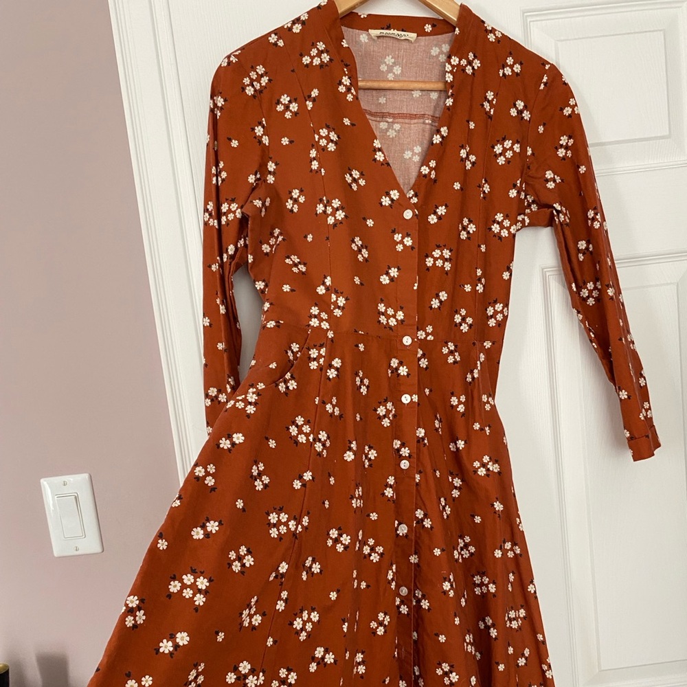 Floral V-Neck Long Sleeve Dress in Rust - Unbranded